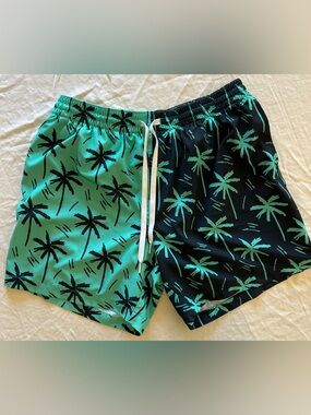 Chubbies XL Swim Trunks Palm Print 5.5” Inseam Tropical Colorblock Shorts